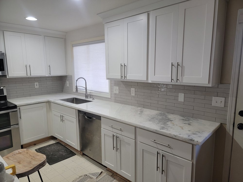 Tile.Backsplash.CustomCabinets